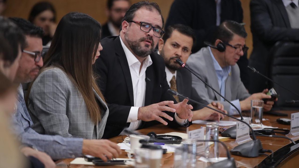 Perfiles del viejo régimen debilitan al obradorismo de AMLO