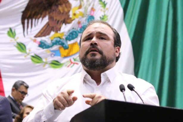 Adrián González Naveda impulsa mayor apoyo a artistas en México