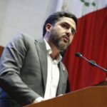 Dorantes propone restringir redes sociales a menores de 14 años