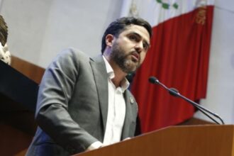 Dorantes propone restringir redes sociales a menores de 14 años