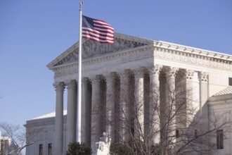 Supremo de EE.UU. evalúa revocación del TPS para haitianos y sirios