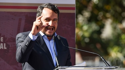 Andrés Manuel López Beltrán deja Morena y busca diputación federal