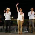 Sheinbaum inaugura canal en Navojoa y entrega títulos de agua