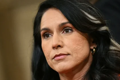 Tulsi Gabbard renuncia a inteligencia de EU por salud familiar