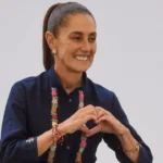 Sheinbaum defiende educación pública y beca universal en Edomex