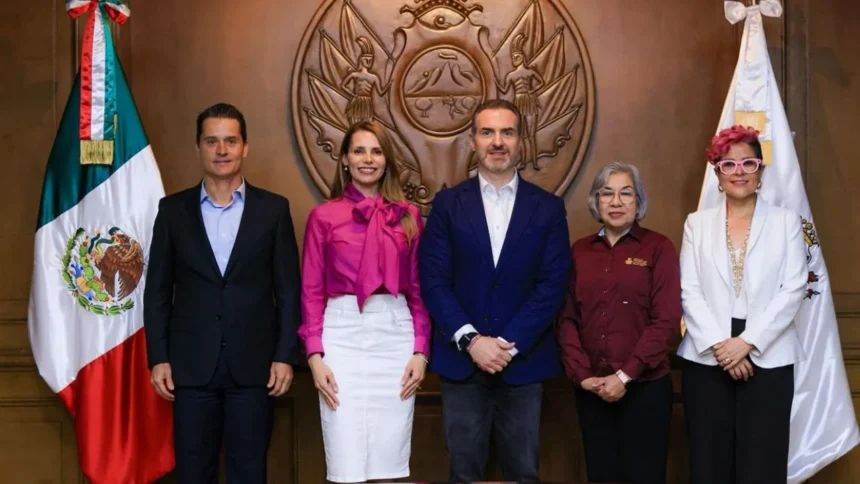 Monterrey y INEA firman convenio para abatir rezago educativo
