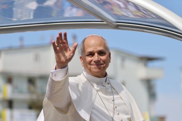 Papa León XIV llama a la unidad y justicia social en Madrid
