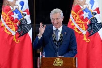 Kast justifica alza histórica de bencinas por crisis global