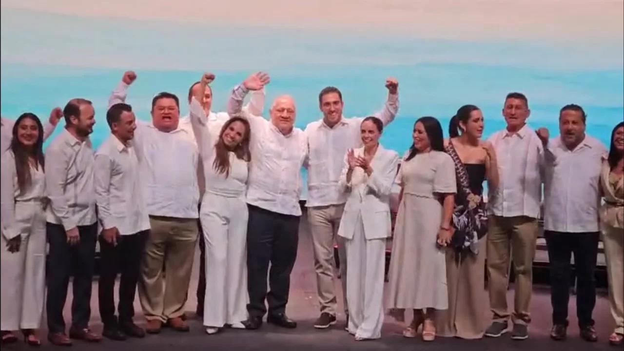 Morena Quintana Roo respalda a Eugenio Segura como coordinador