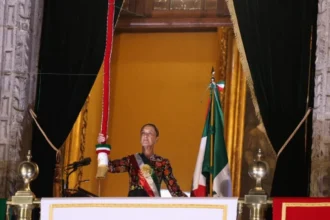 Sheinbaum honra a Antonia Nava y diversidad en Grito 2026