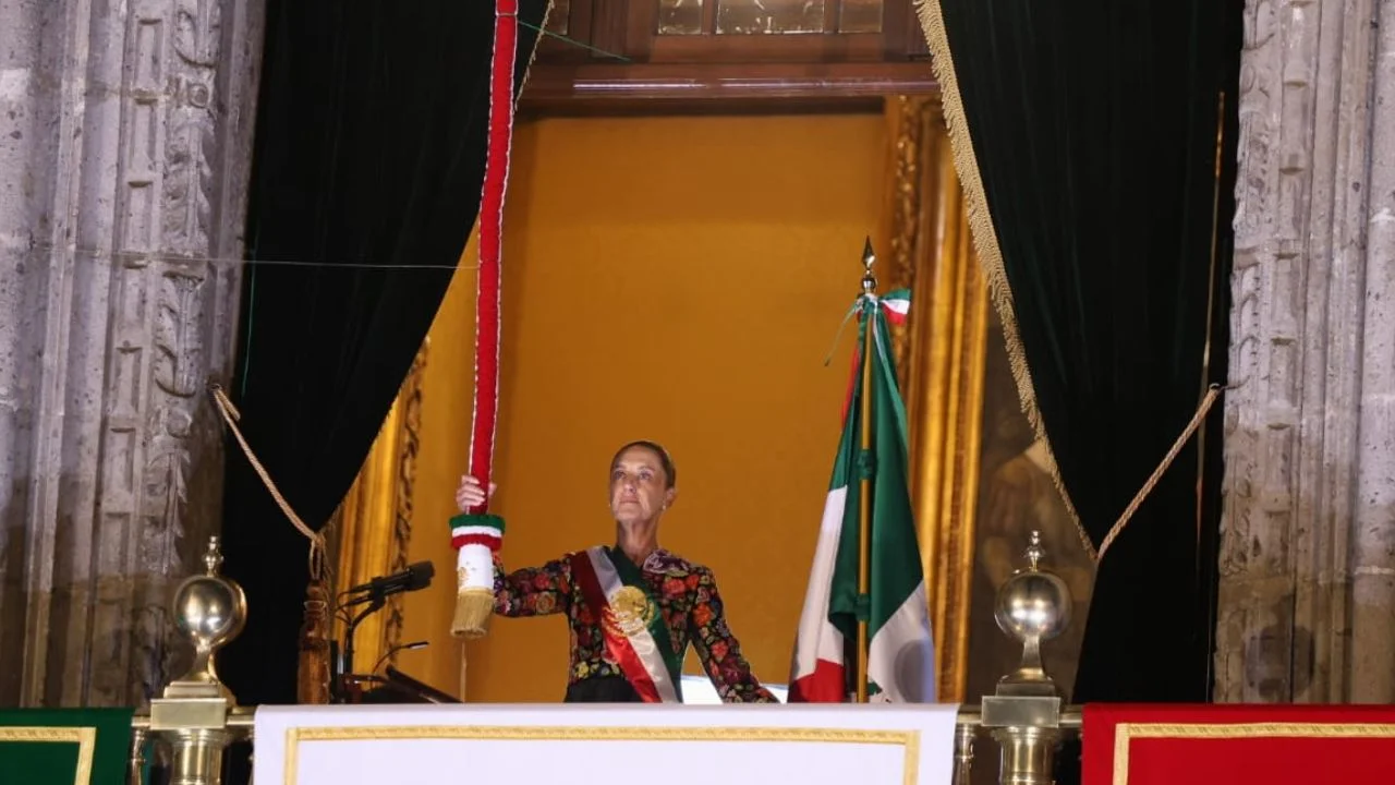 Sheinbaum honra a Antonia Nava y diversidad en Grito 2026
