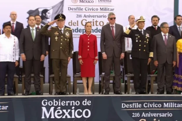 Sheinbaum encabeza desfile por Independencia de México en CDMX