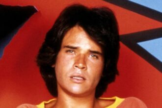 Fallece Michael Gray, icónico Billy Batson de "Shazam!", a los 75