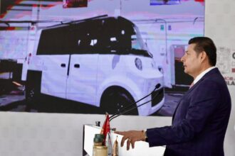 Puebla lanza 100 mil becas en inteligencia artificial y robótica