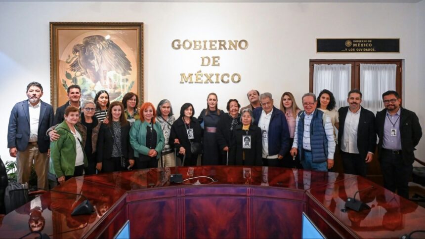 Sheinbaum dialoga con víctimas de la Guerra Sucia por justicia